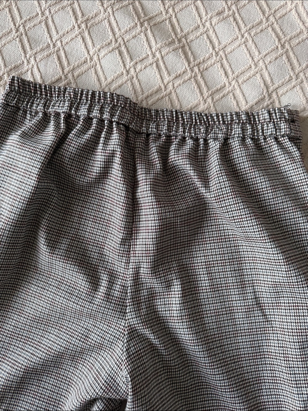Dynamite Gray Plaid Capris - Picture 4 of 4